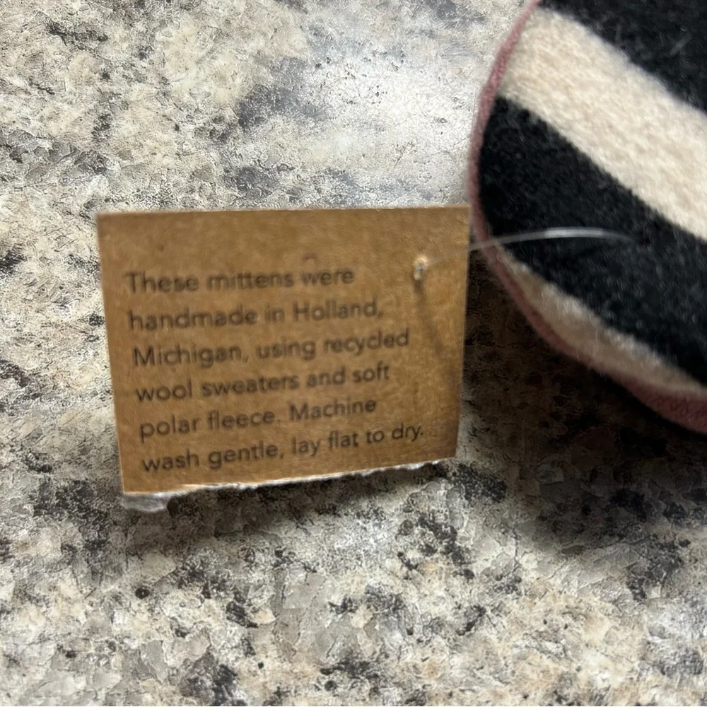NWT Baby Wool Winter Mittens